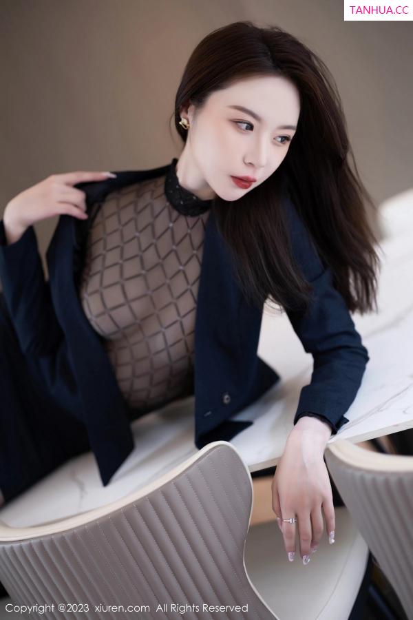 梦心玥  [XiuRen]高清写真图 2023.06.14 No.6914 梦心玥 黑丝美腿第27张图片